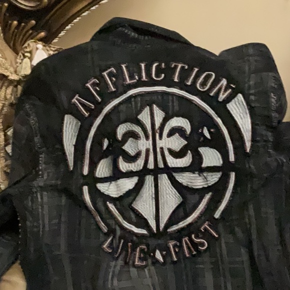 Used - Picture 3 of 6